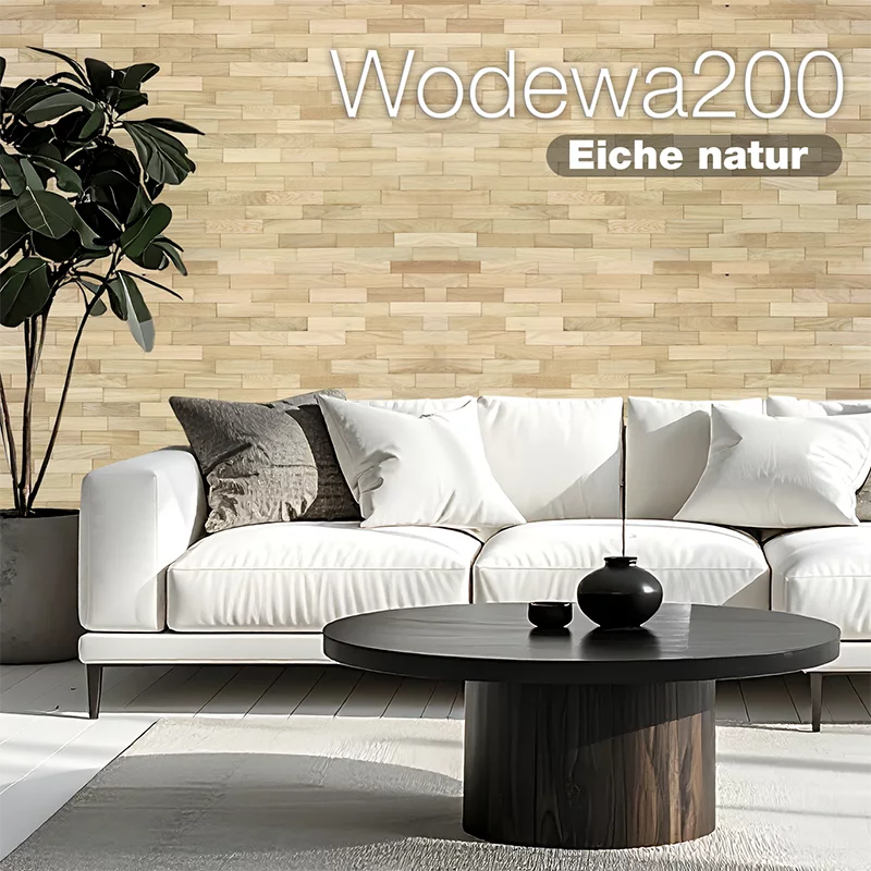 Modernes Wohnzimmer mit Buchenholz-Wandverkleidung Wodewa200 Eiche natur und weißem Sofa